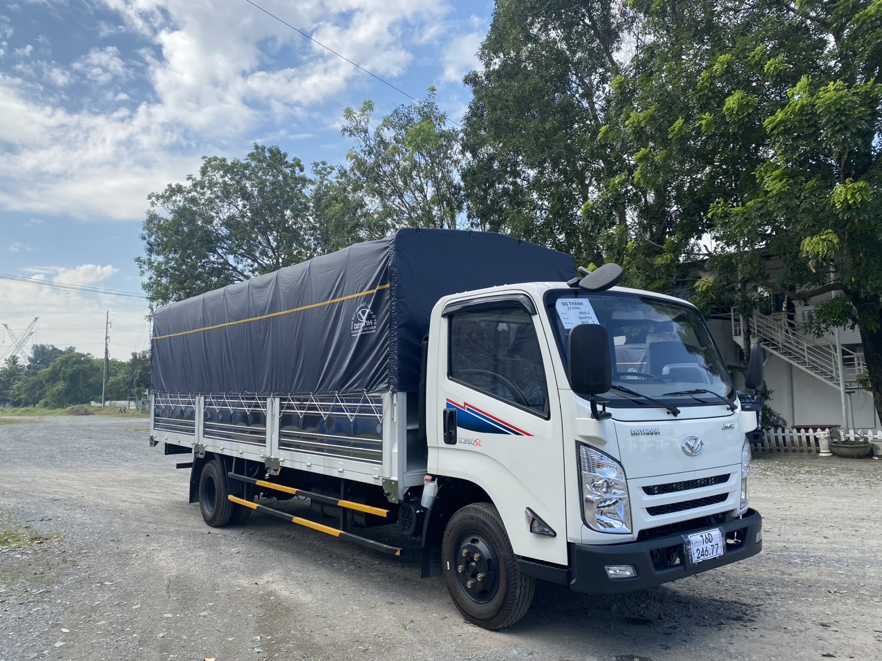 Xe tải IZ350SL 3.5 tấn thùng 6.3 mét